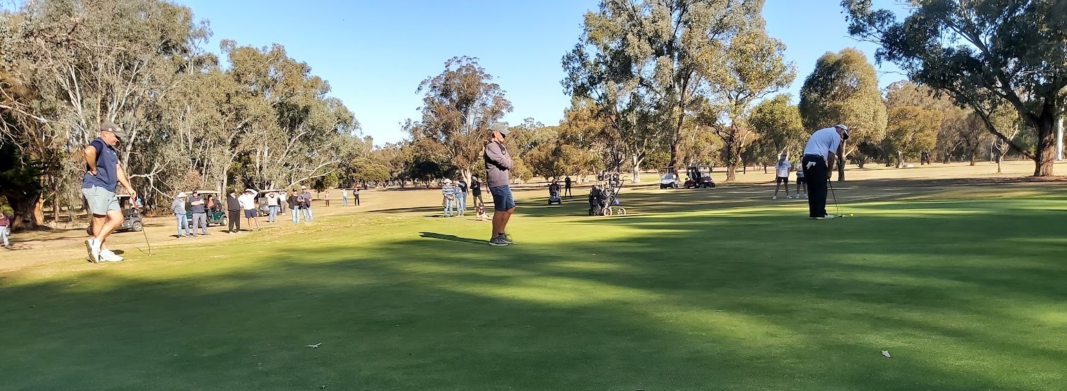 Awaiting putt on 7
